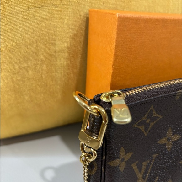 SOLD - Picture 3 of 9